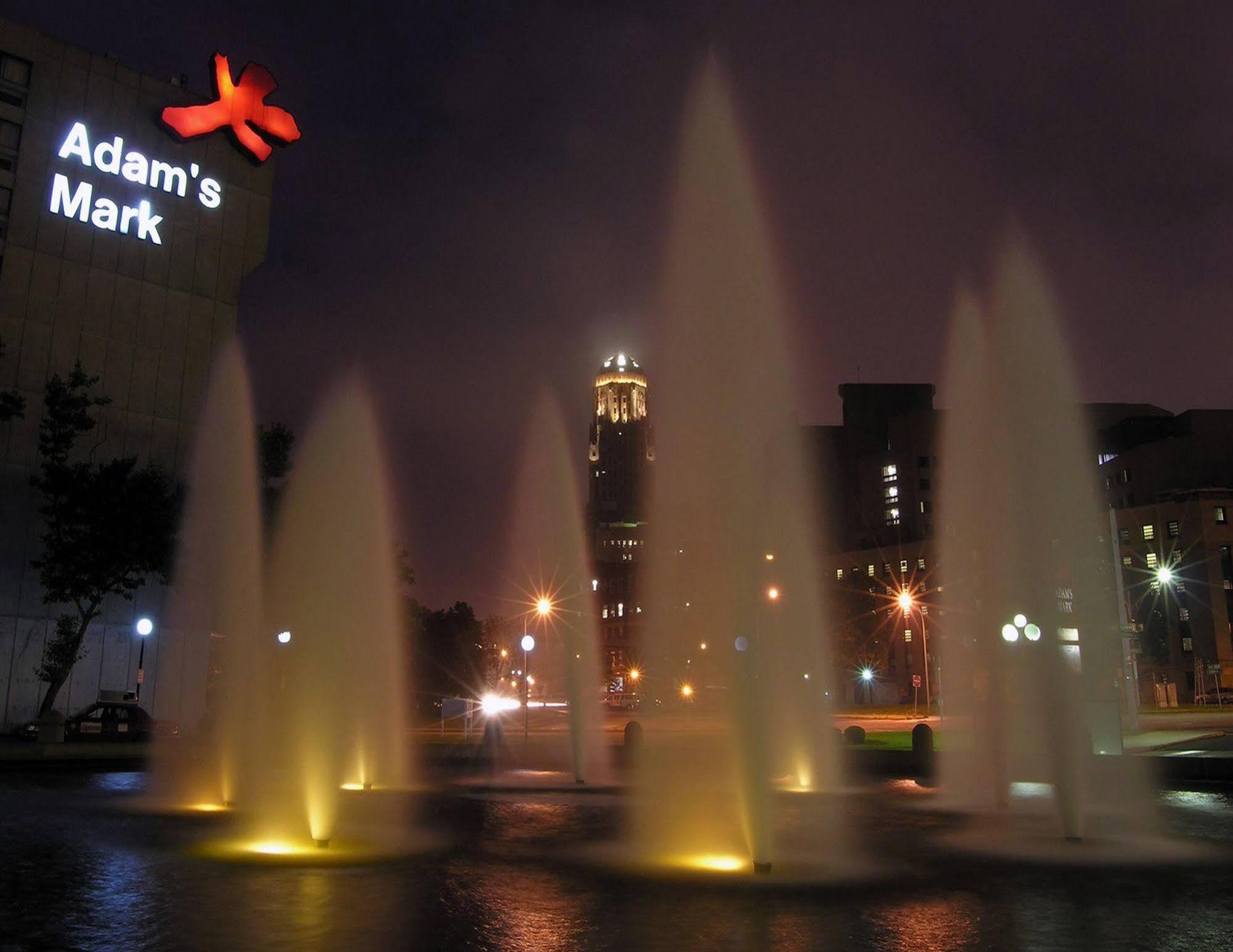 Ramada By Wyndham Buffalo Downtown Eksteriør billede