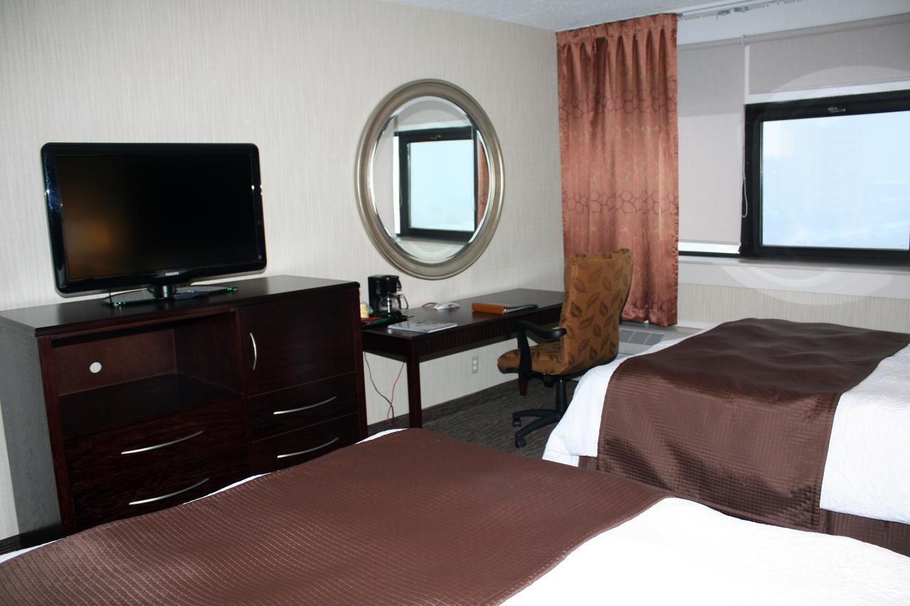 Ramada By Wyndham Buffalo Downtown Værelse billede