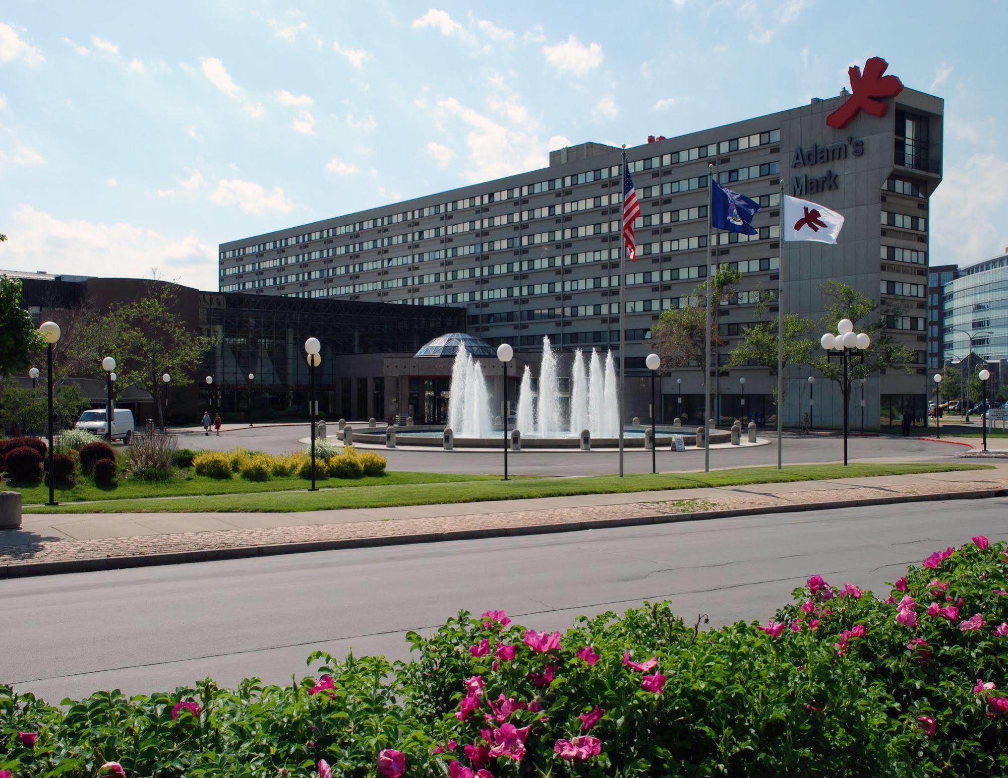 Ramada By Wyndham Buffalo Downtown Eksteriør billede
