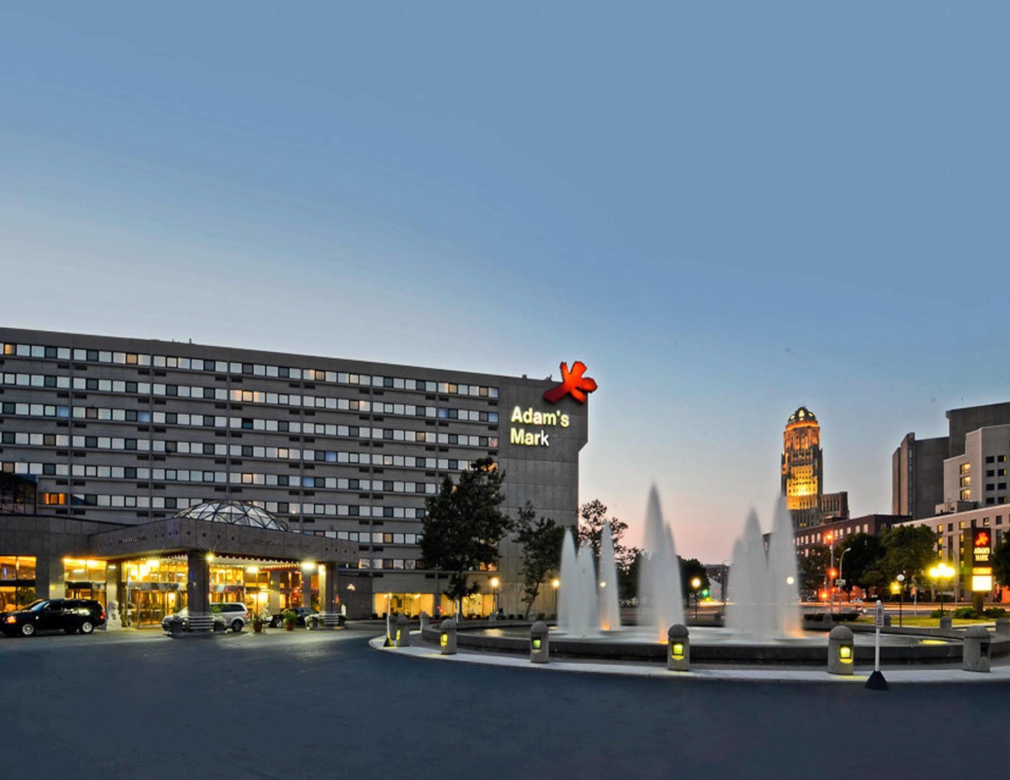 Ramada By Wyndham Buffalo Downtown Eksteriør billede